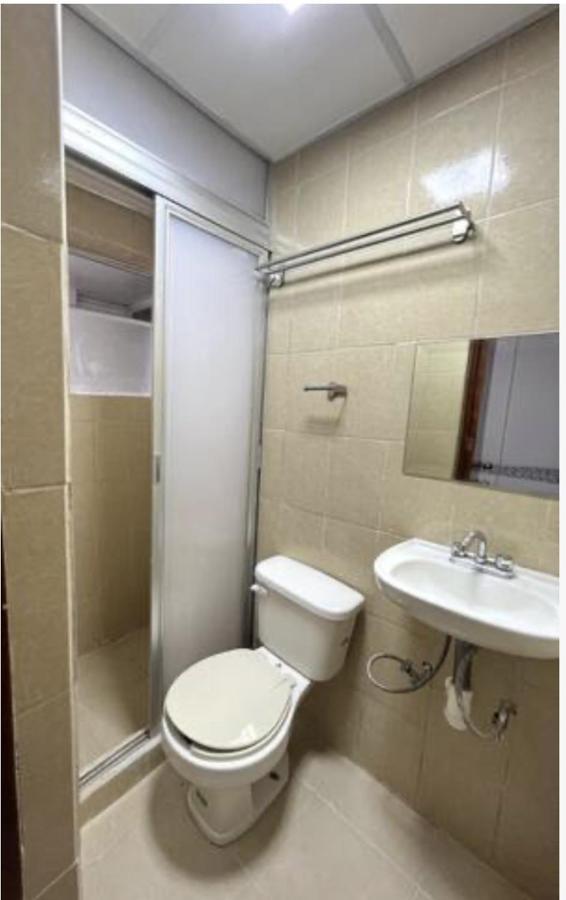 Habitacion Economica Y Pequena Con Bano Privado Cerca Del Centro Historico Cidade do México Exterior foto